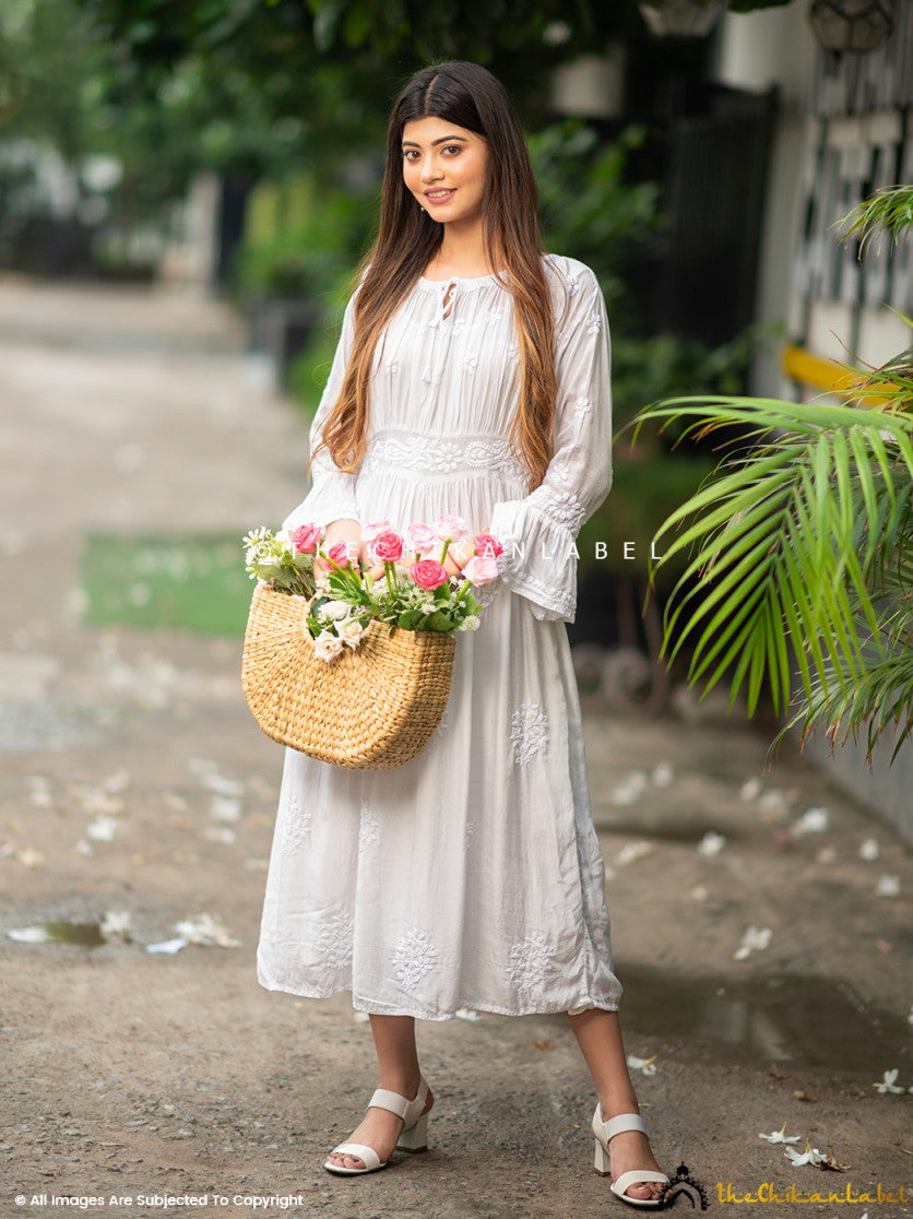 Buy chikankari tunic kurti online at best prices, Shop authentic Lucknow chikankari handmade kurta kurti in muslin fabric for women