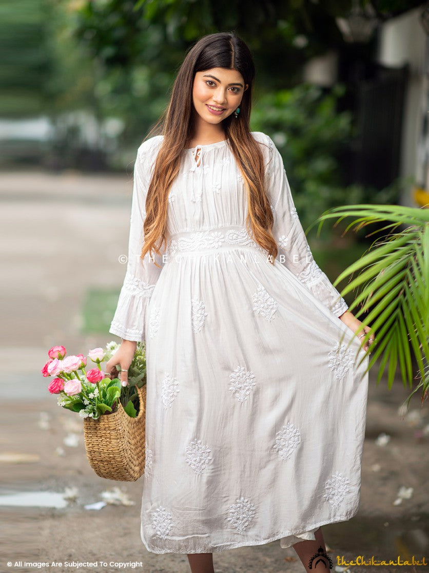 Buy chikankari tunic kurti online at best prices, Shop authentic Lucknow chikankari handmade kurta kurti in muslin fabric for women 3