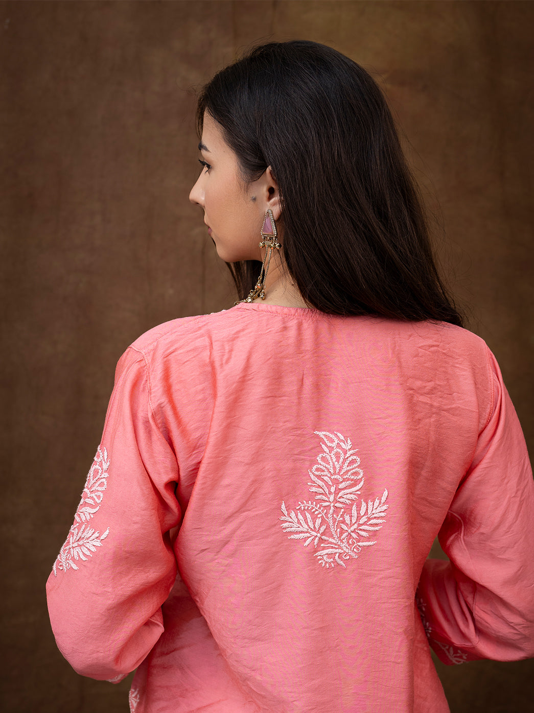 Trending chikankari set for women showcasing Dhanvi Chanderi kurti with delicate embroidery and graceful farshi salwar.