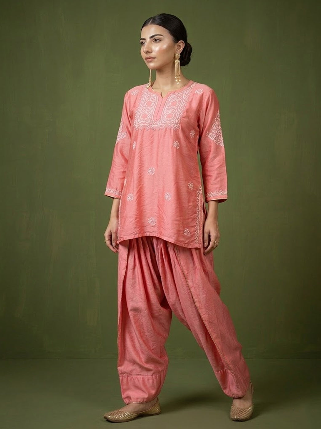 Hand embroidered chikankari kurti paired with farshi salwar in the stylish Dhanvi Chanderi kurti set.