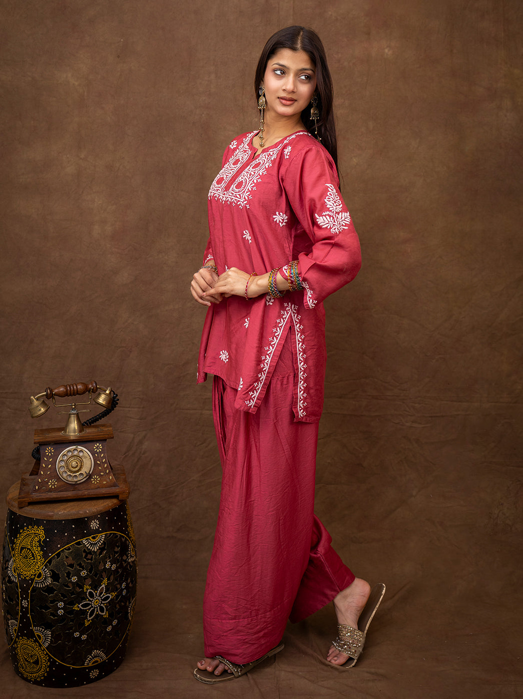 Premium chikankari embroidered Chanderi kurti paired with stylish farshi salwar in the Dhanvi ethnic kurti set.