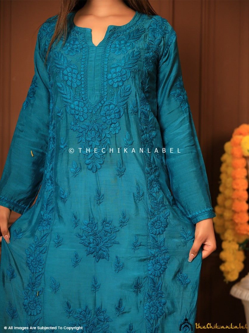 Green Suha Chikankari Straight Kurti ,Chikankari Straight Kurti in Muslin Fabric For Woman