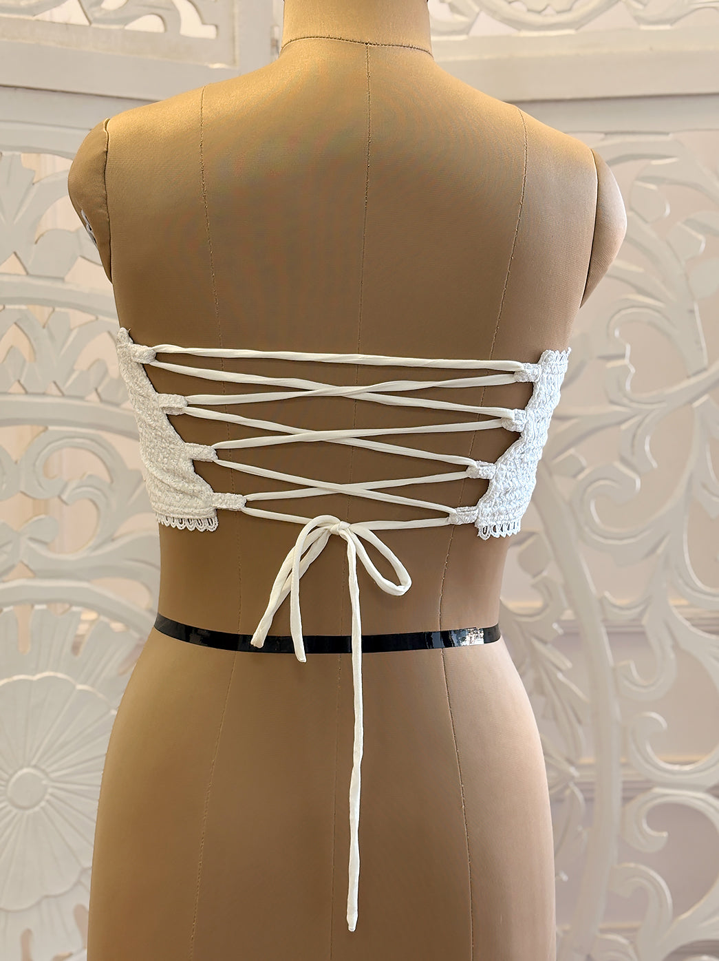 Hacoba Cotton Chikankari Off-Shoulder Corset Top - White