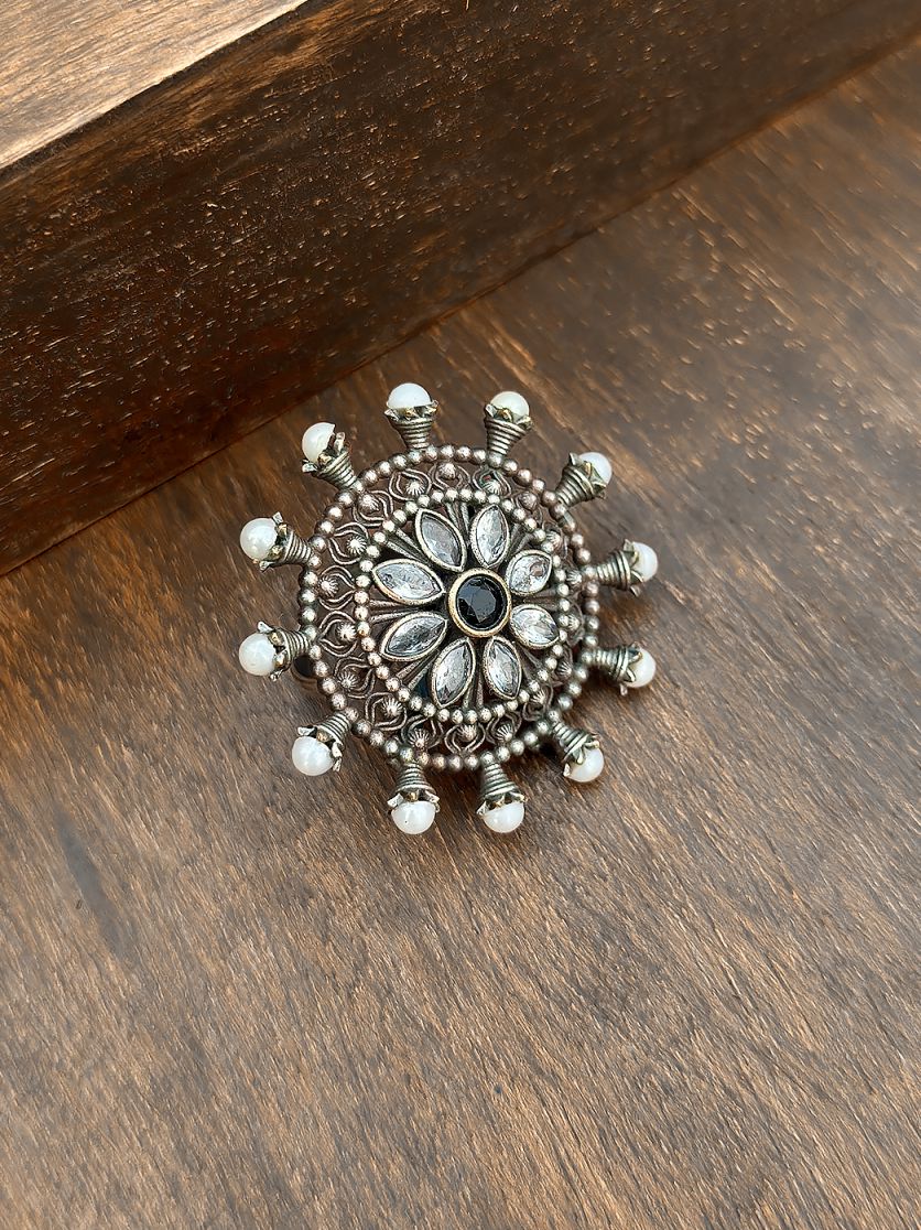 Handcrafted Kundan And Pearl Work Ring