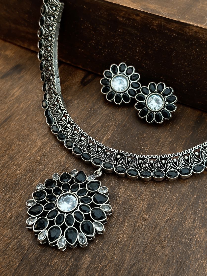 Handmade Oxidized Necklace with Jadav Black Kundan