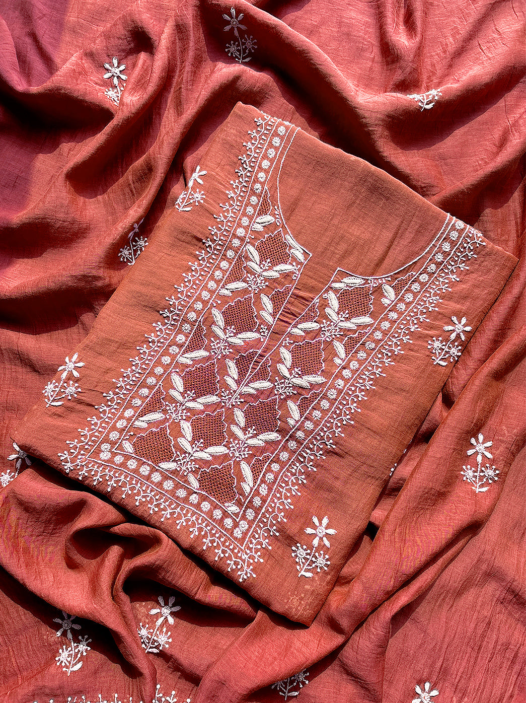 “Unstitched mulmul chikankari kurti piece with dupatta featuring traditional Lucknowi hand embroidery”