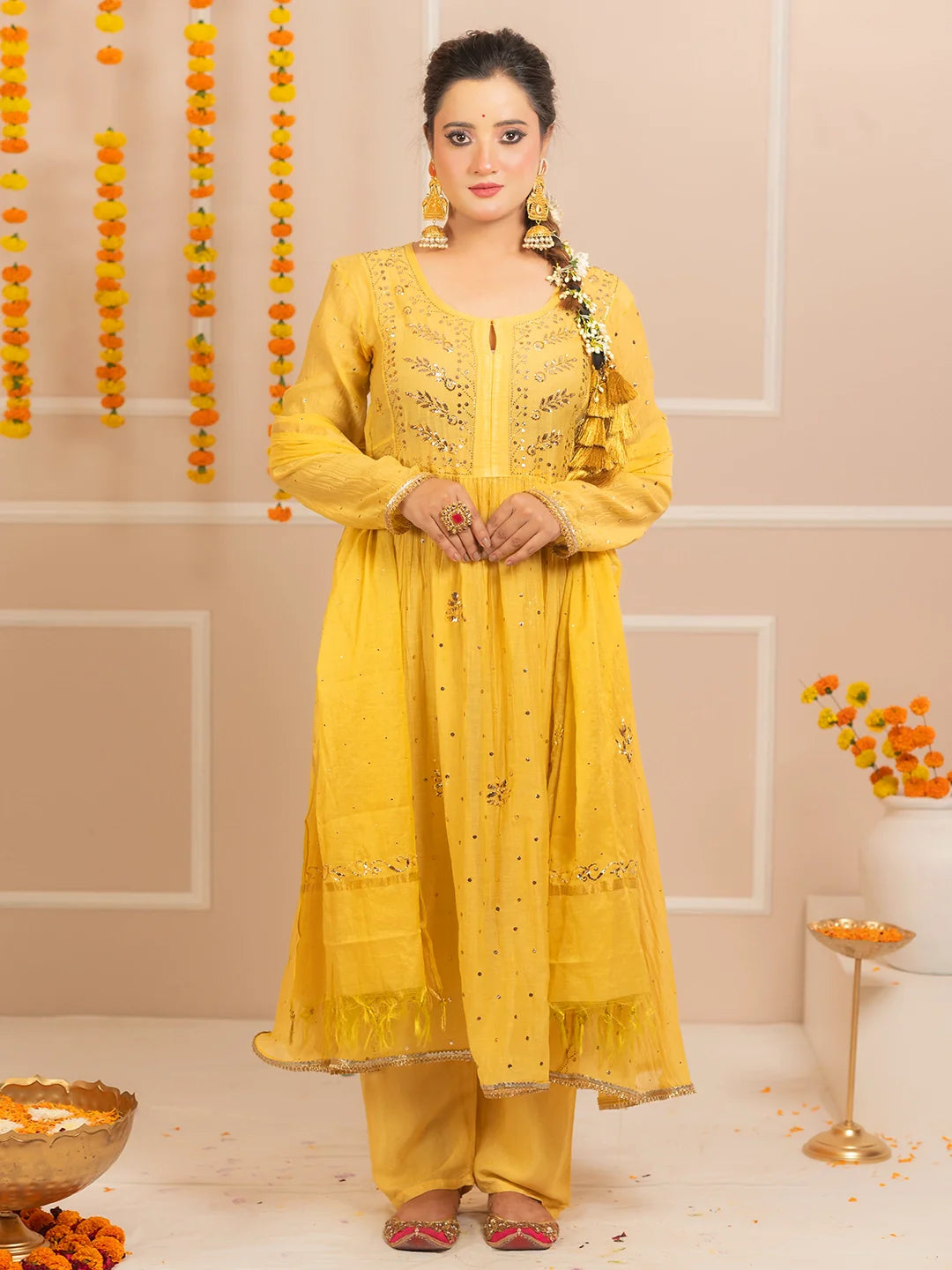 Rang-E-Tyohaar Mul Chanderi Chikankari Kurta Set - Yellow