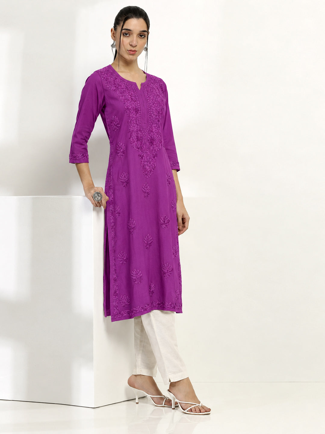 Saanvika Rayon Chikankari Straight Kurta - Lavender