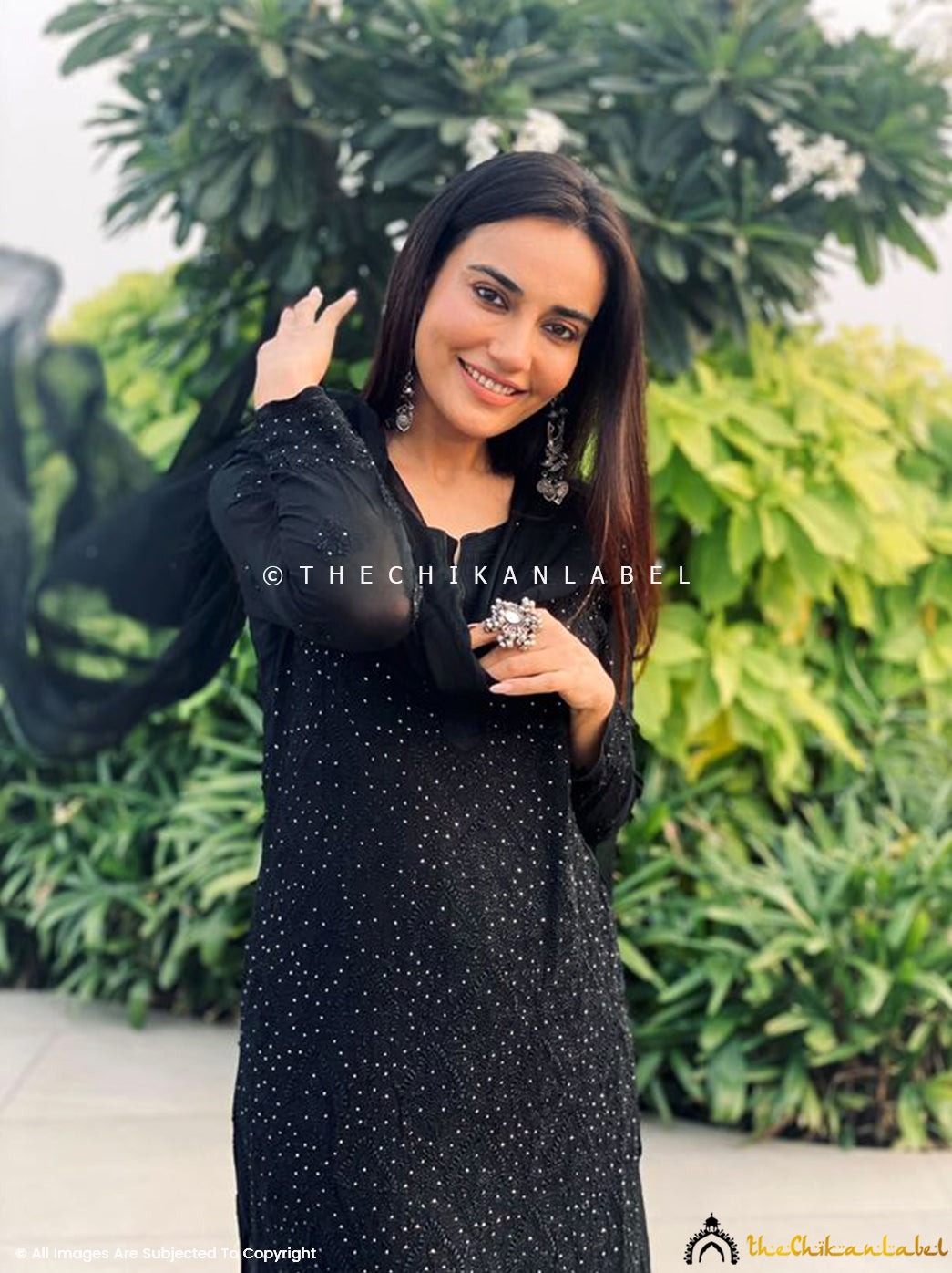 Surbhi Jyoti wearing Tara black chikankari kurta set with dupatta