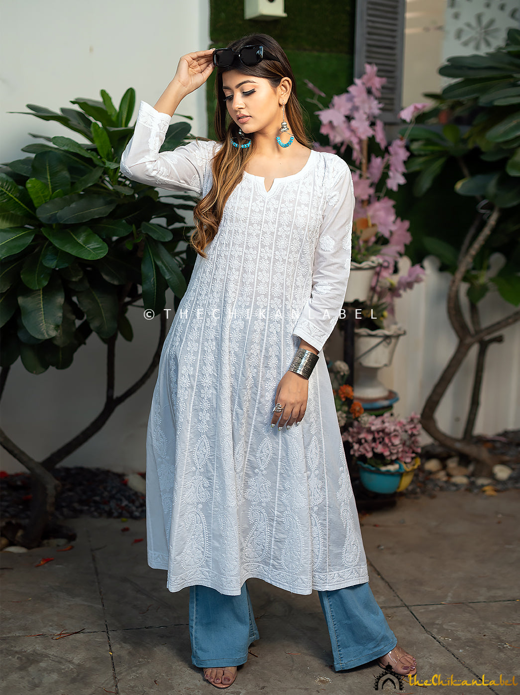 White Nayaab Chikankari Anarkali, Lucknow Chikankari Anarkali Handmade Kurti Kurta, White Chikankari Kurti, White Cotton Chikankari Anarkali 7 - Thechikanlabel