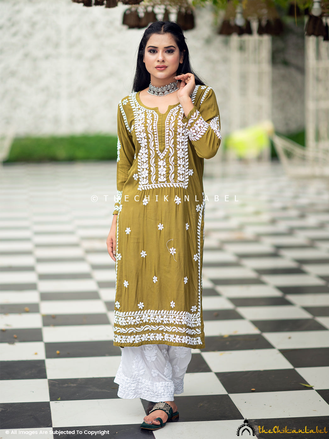 Mehndi Green Amara Muslin Chikankari Straight Kurti ,Chikankari Straight Kurti in Muslin Fabric For Woman