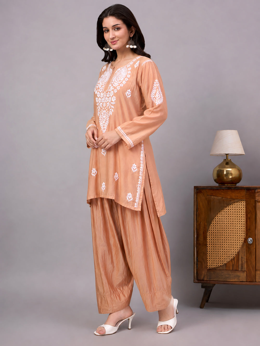 Women’s trending farshi set with a traditional embroidered kurta and comfortable farshi bottom, ideal for daytime events, family gatherings and regular wear.