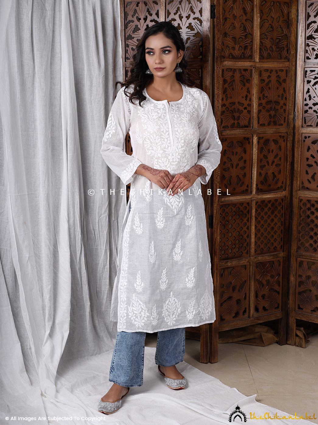 Ladies Chikan Kurtis, Size : M, Feature : Anti-Wrinkle, Easy Wash at Rs 250  / Piece in Ahmedabad
