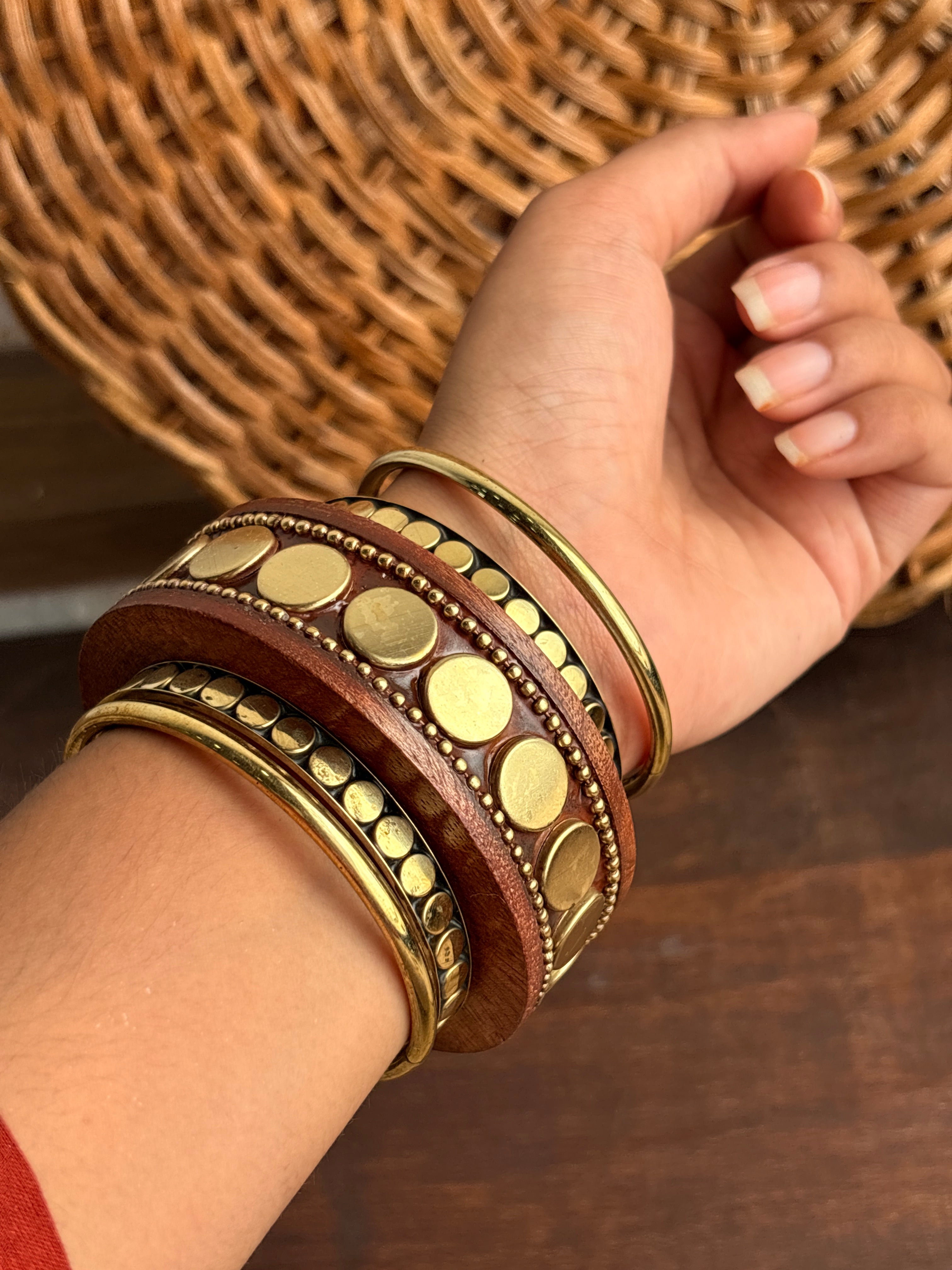 Aavya Brown Wooden & Antique Gold-Tone Studded Bangle Stack – Set of 5
