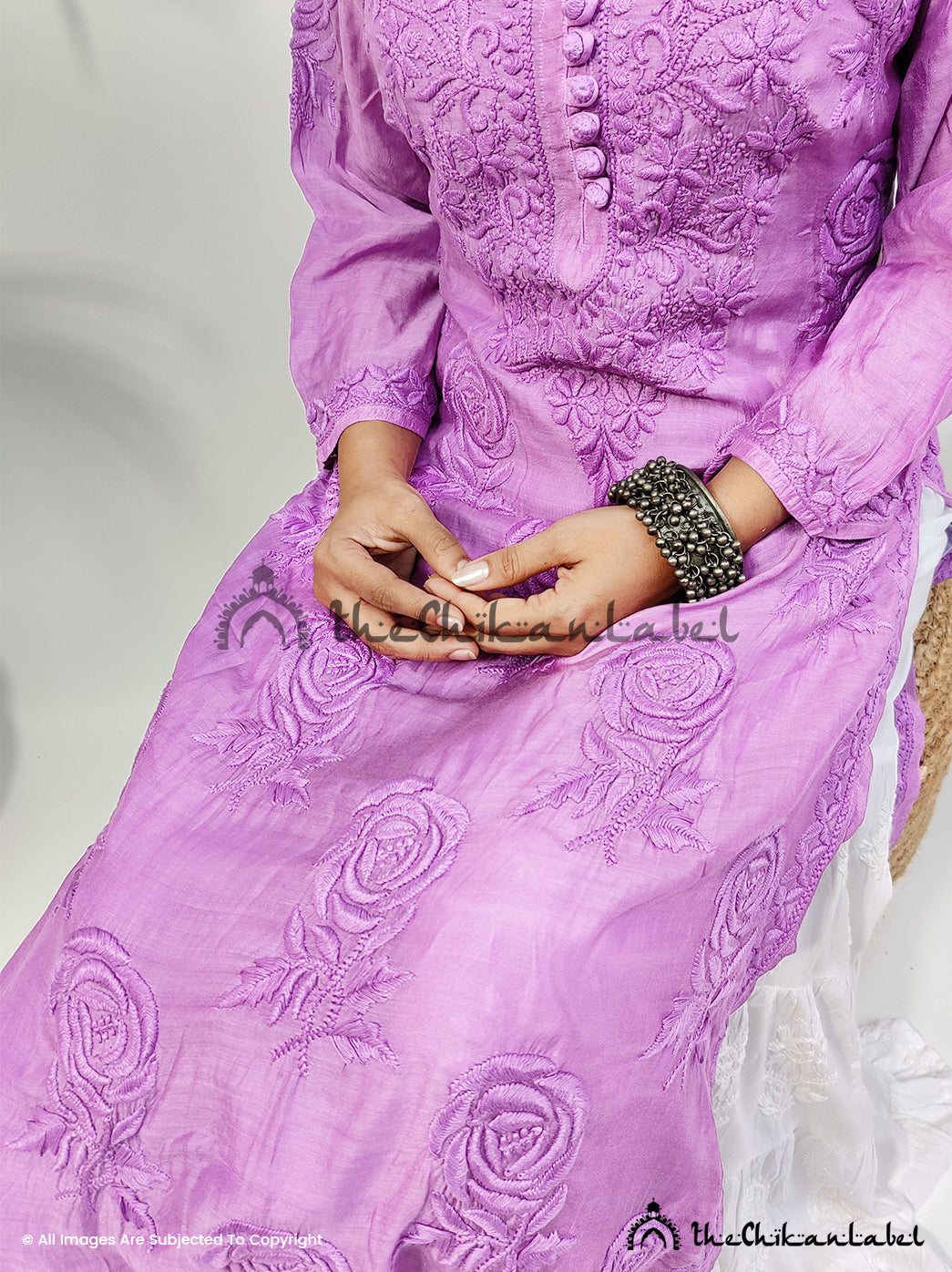 Buy chikankari straight kurti online at best prices, Shop authentic Lucknow chikankari handmade kurta kurti in muslin fabric for women 4